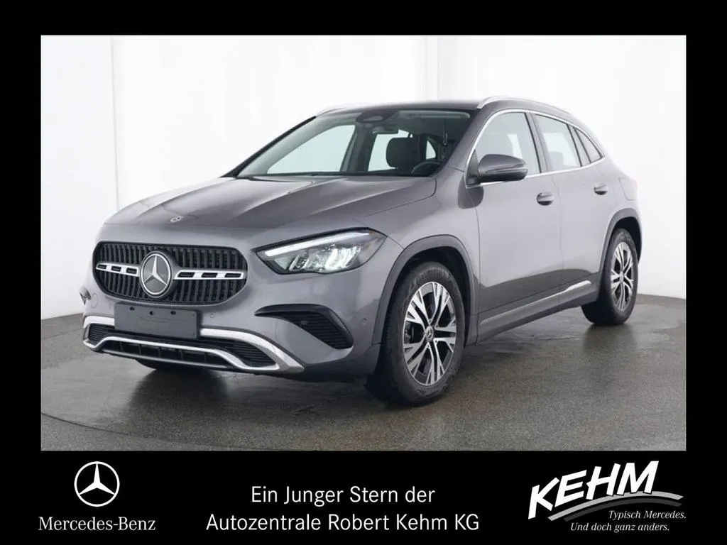 Mercedes-Benz GLA 220