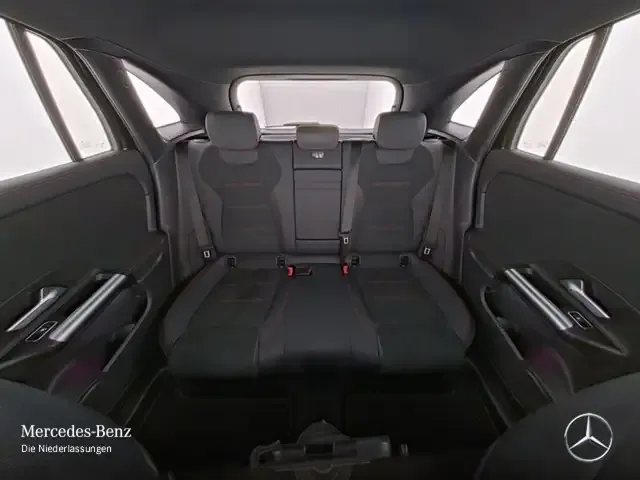 Mercedes-Benz EQA 300