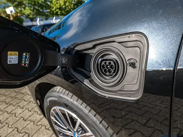 BMW 225