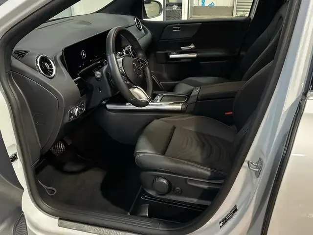 Mercedes-Benz B 220