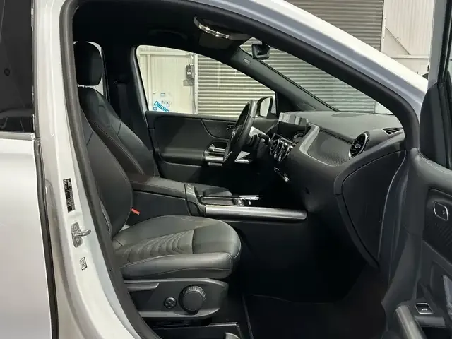 Mercedes-Benz B 220