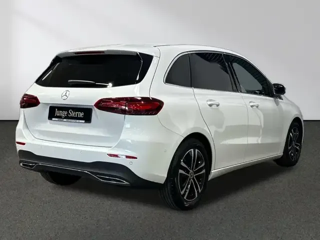 Mercedes-Benz B 220