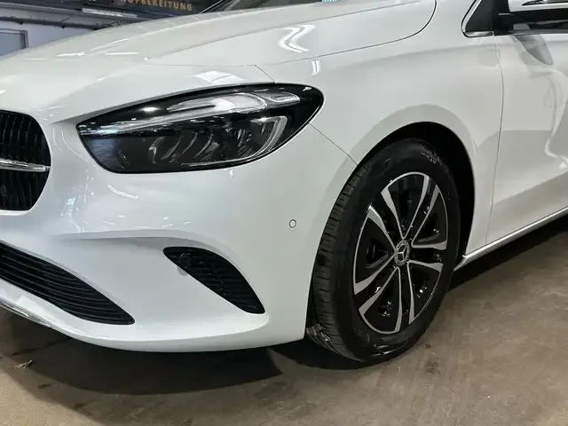 Mercedes-Benz B 220