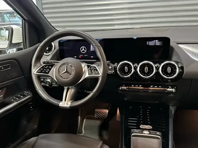Mercedes-Benz B 220