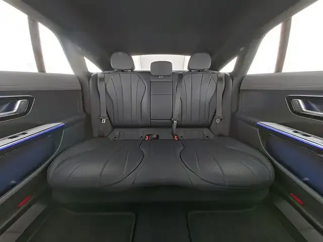 Mercedes-Benz EQE 300