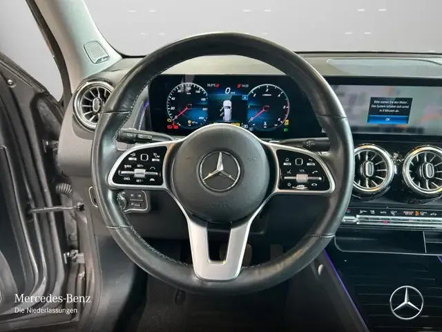 Mercedes-Benz GLB 200