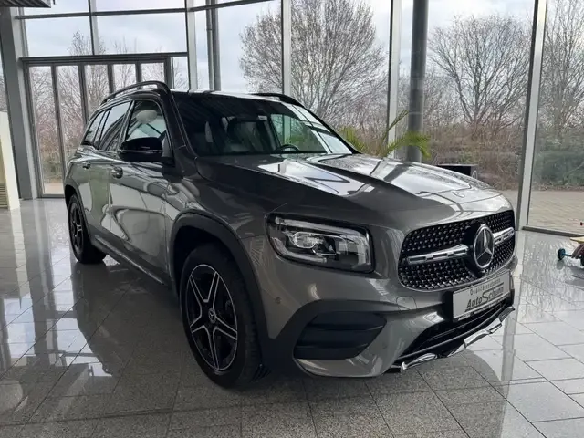 Mercedes-Benz GLB 200