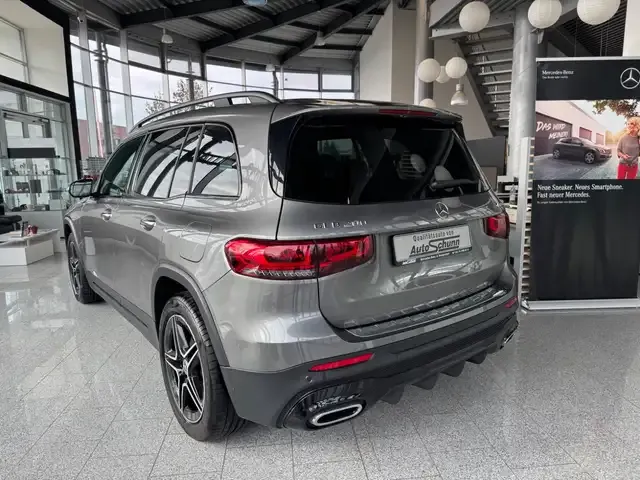 Mercedes-Benz GLB 200