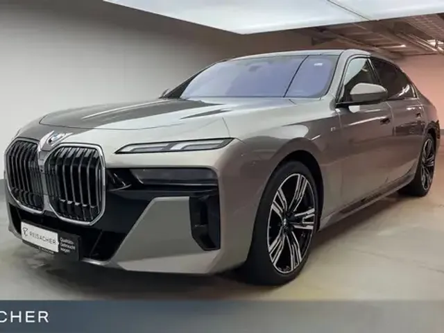 BMW 740