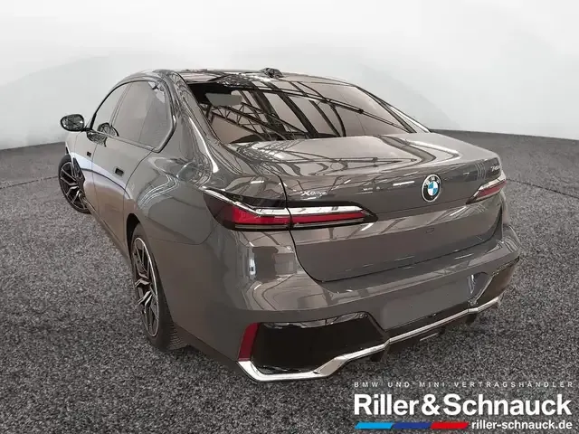 BMW 740