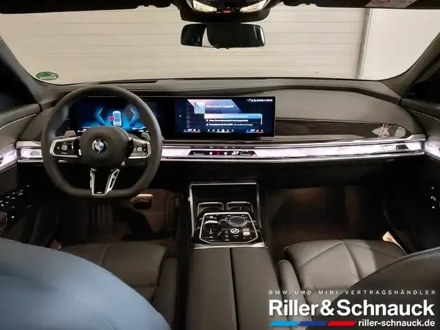 BMW 740