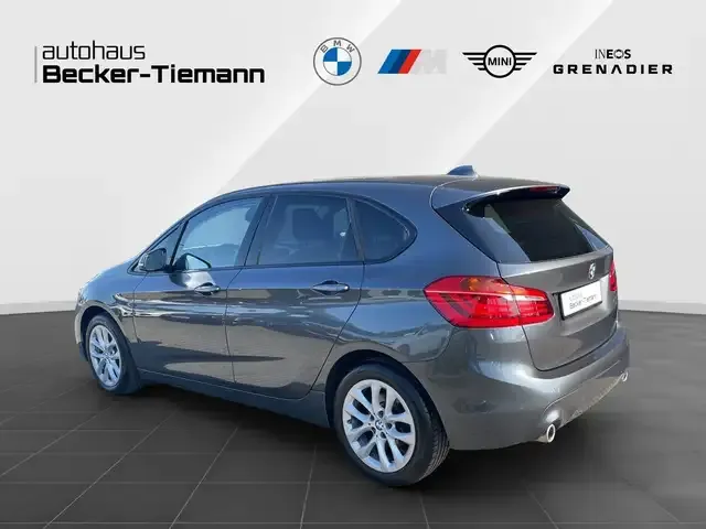 BMW 220