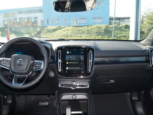 Volvo EX40