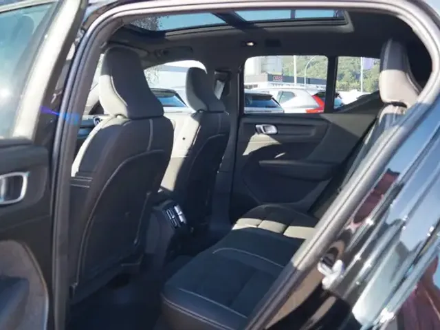 Volvo EX40