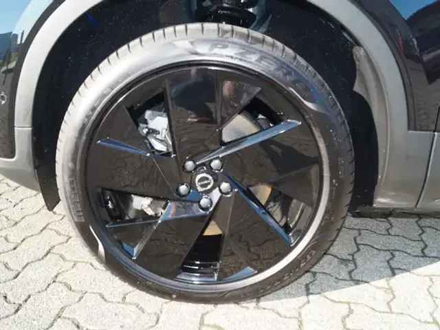 Volvo EX40