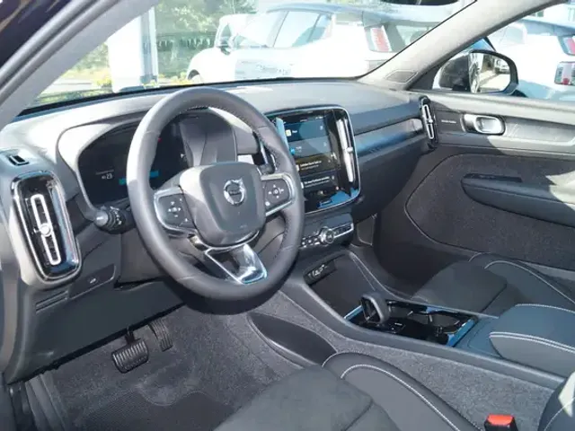 Volvo EX40