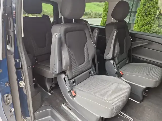 Mercedes-Benz V 220