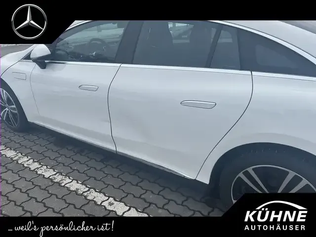 Mercedes-Benz EQE 300