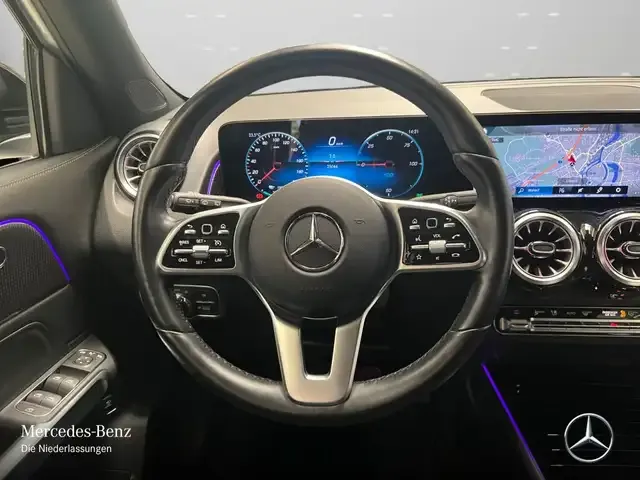 Mercedes-Benz EQB 300