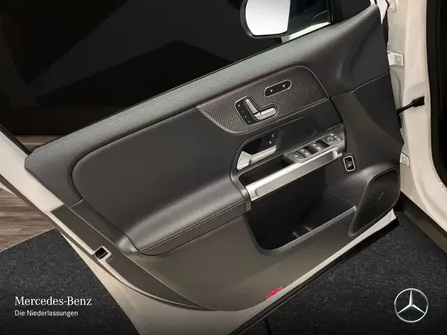 Mercedes-Benz EQB 300