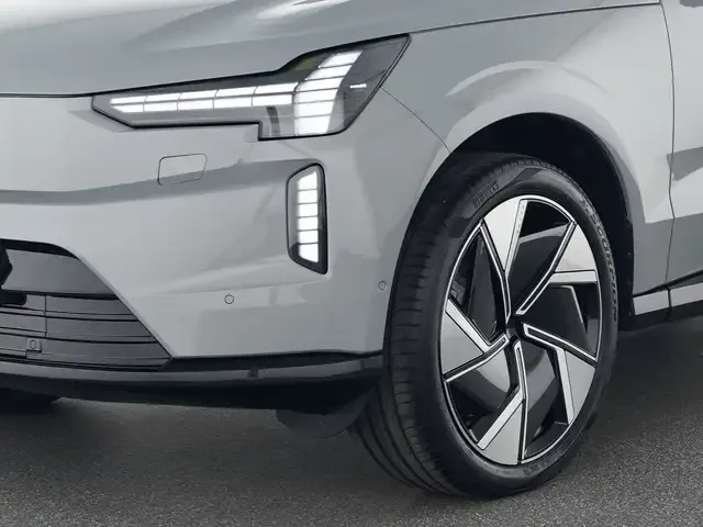 Volvo EX90