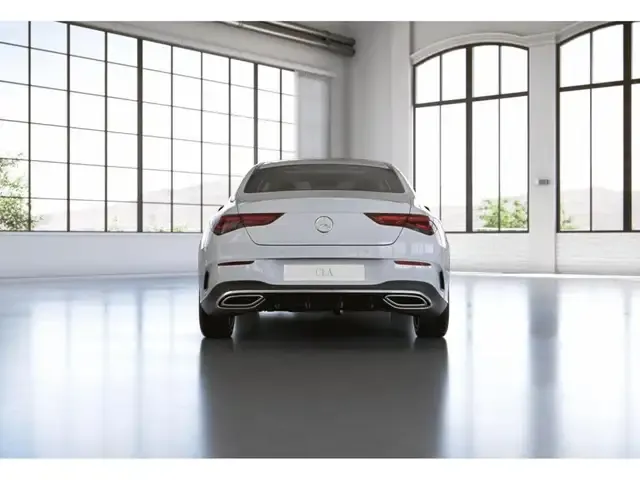Mercedes-Benz CLA 180