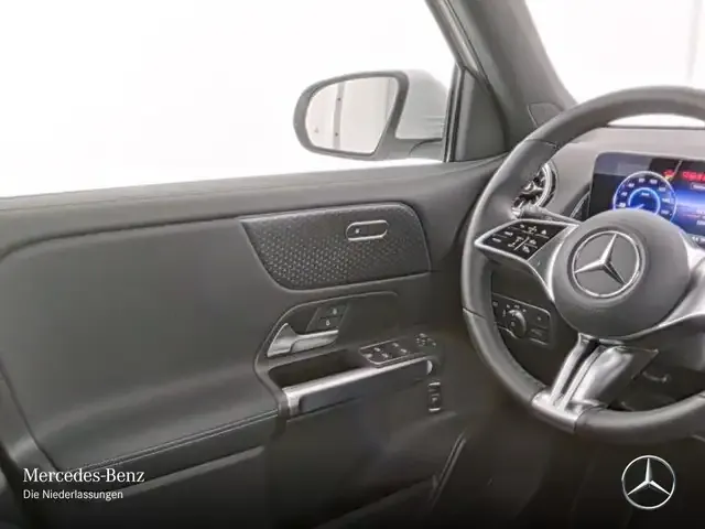 Mercedes-Benz EQB 300
