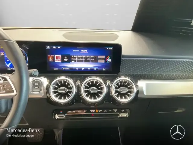 Mercedes-Benz EQB 300