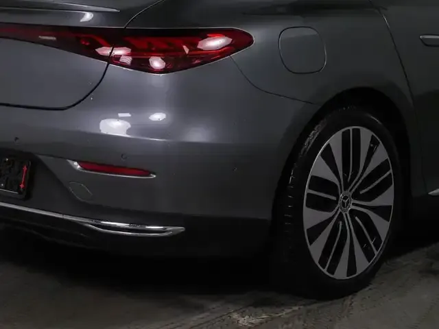 Mercedes-Benz EQE 300
