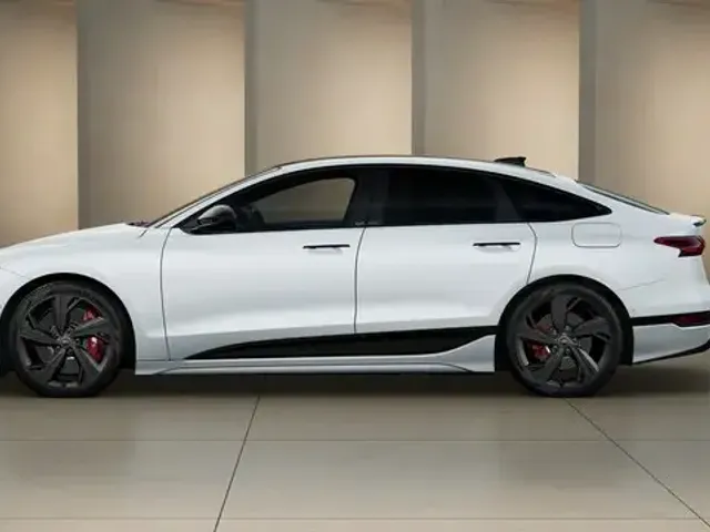 Audi S6 e-tron