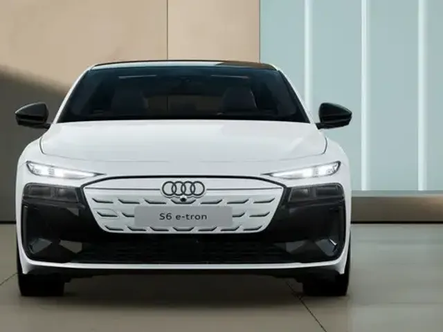 Audi S6 e-tron