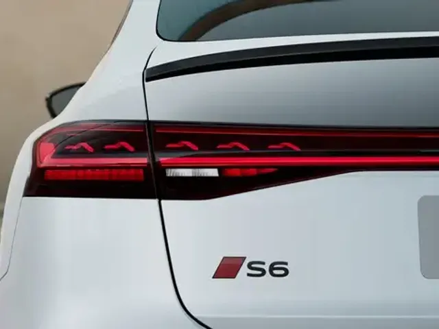 Audi S6 e-tron