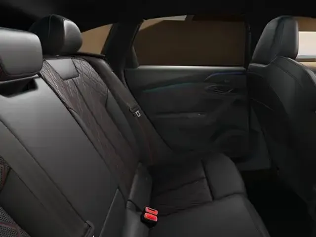 Audi S6 e-tron