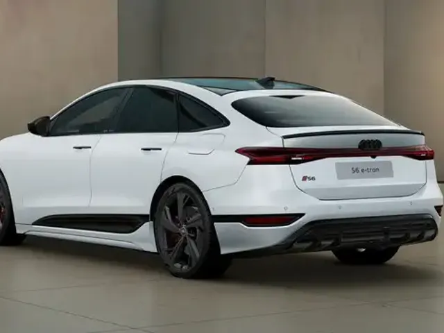 Audi S6 e-tron