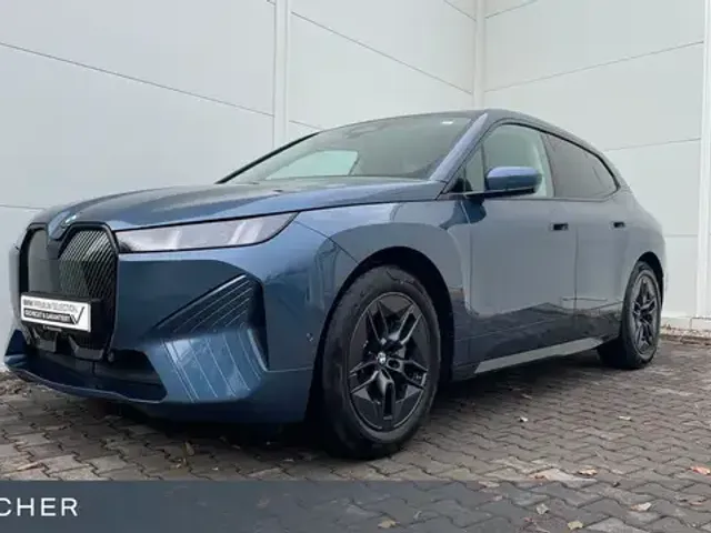 BMW iX