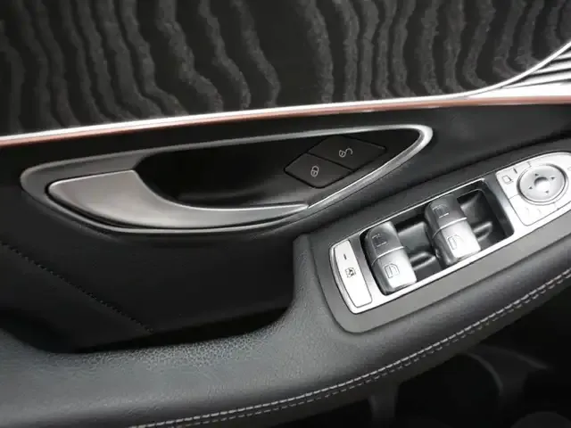 Mercedes-Benz EQC 400