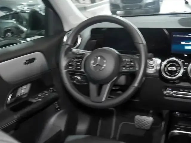 Mercedes-Benz GLB 200