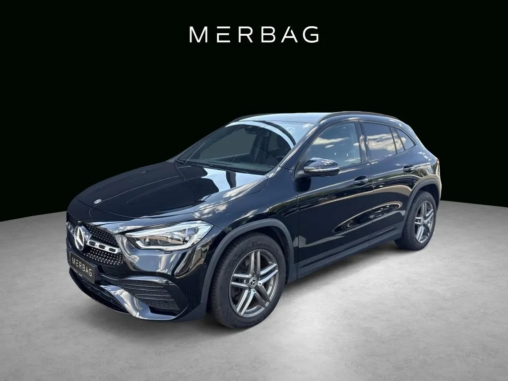 Mercedes-Benz GLA 220