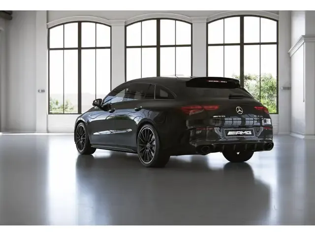 Mercedes-Benz CLA 35 AMG