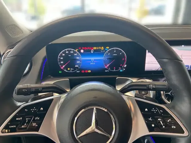 Mercedes-Benz GLB 200