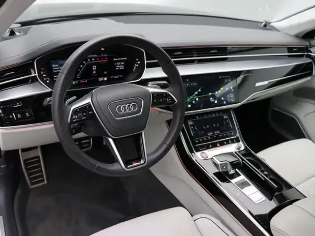 Audi S8