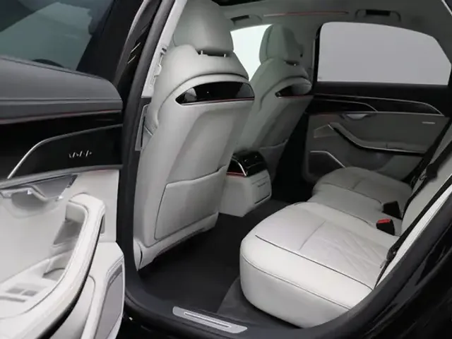 Audi S8