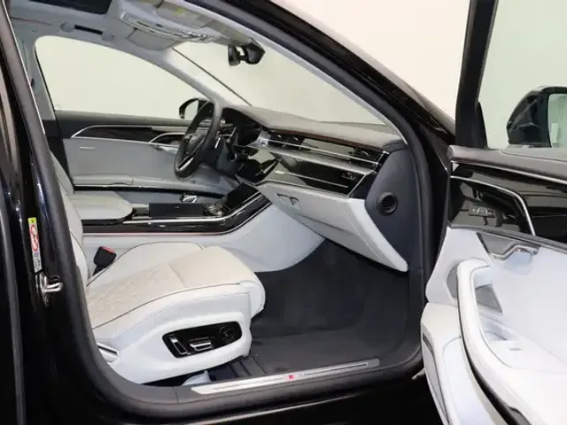 Audi S8