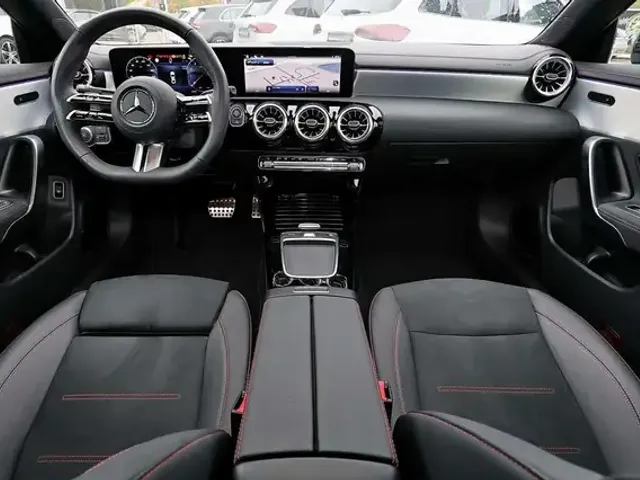 Mercedes-Benz CLA 200