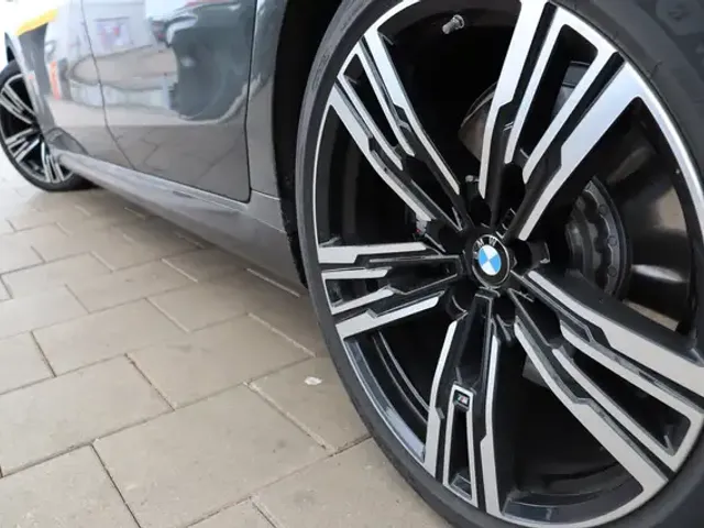 BMW 740