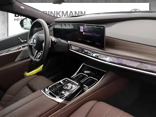 BMW 740