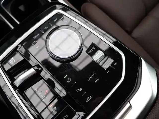 BMW 740