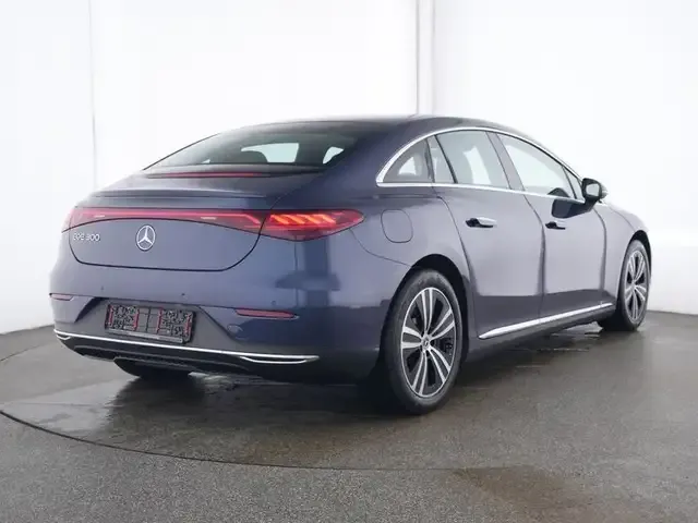 Mercedes-Benz EQE 300