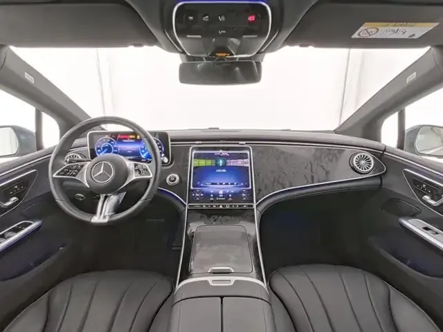 Mercedes-Benz EQE 300