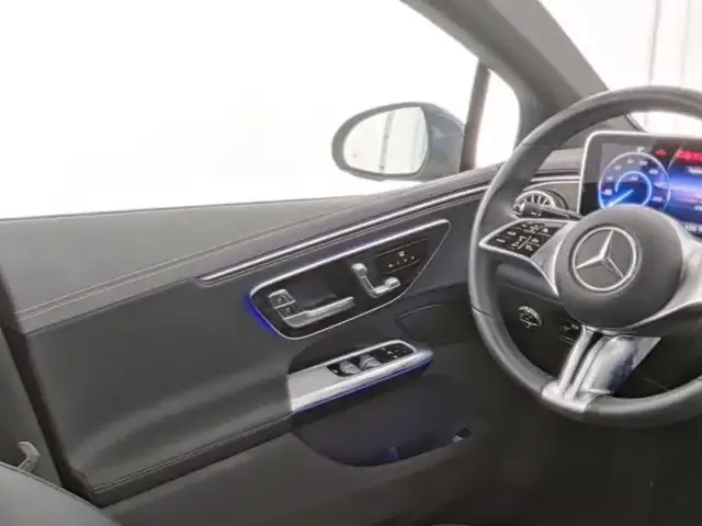 Mercedes-Benz EQE 300